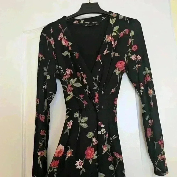Reitmans size Xs dark  floral red flower wrap dress - Picture 6 of 9